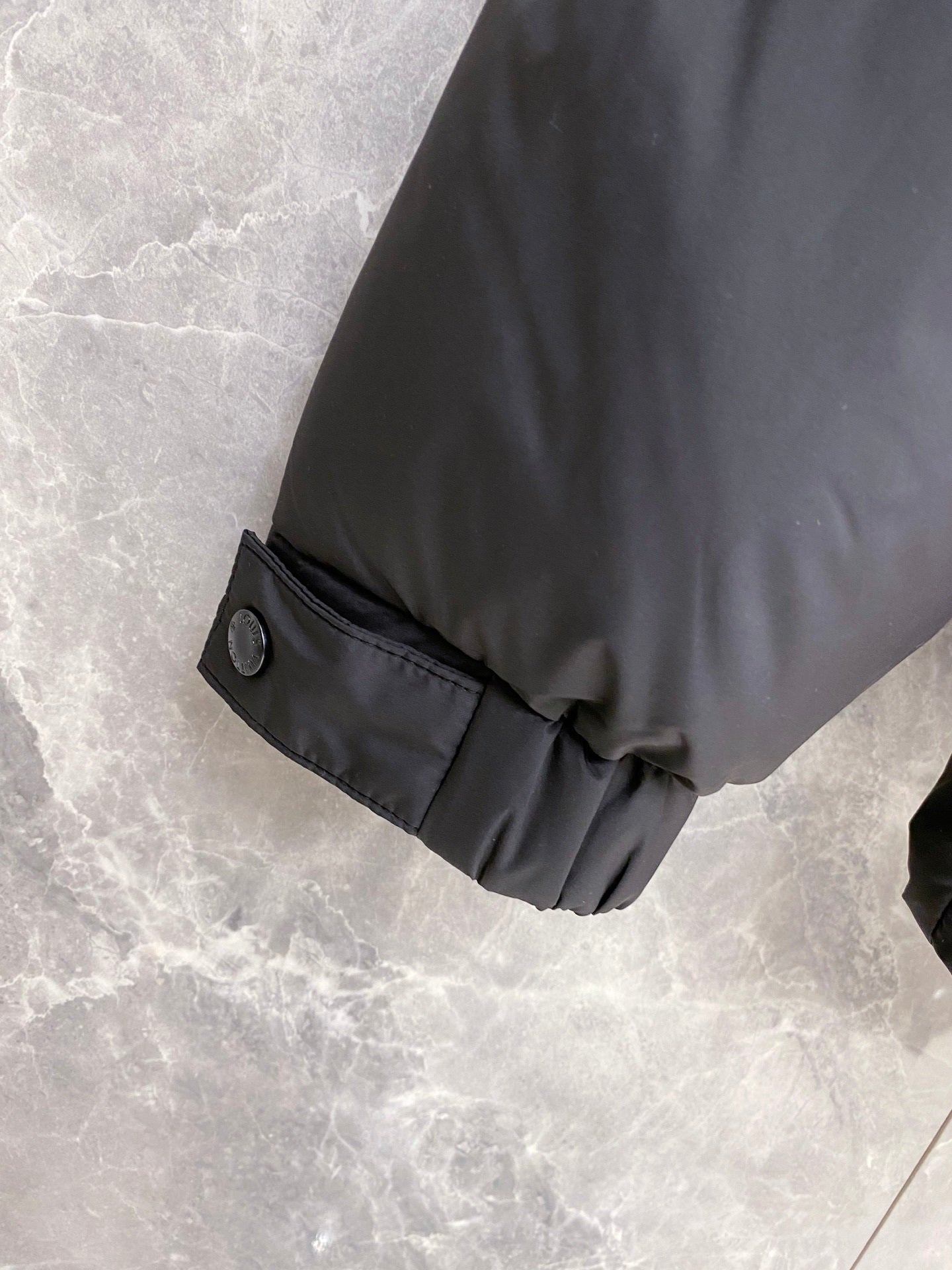 BLACK PADDED PUFFER JACKET WITH HOODED COLLAR