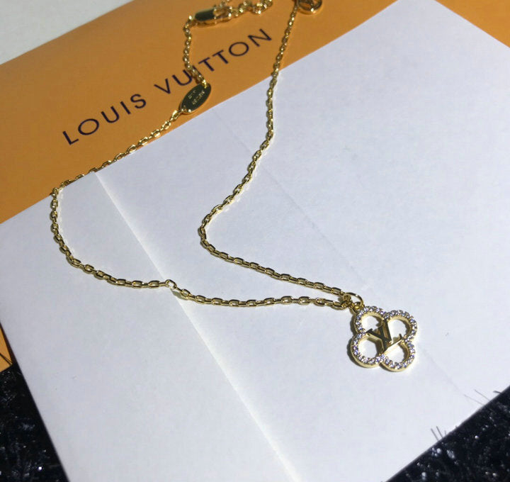GOLD-TONE CRYSTAL CLOVER PENDANT NECKLACE
