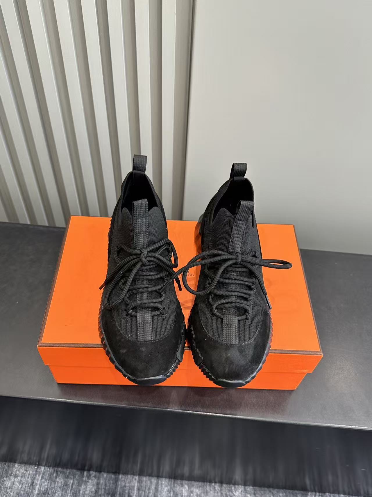 BLACK TECH-KNIT SNEAKERS WITH SUEDE PANELS & SCULPTED SOLE