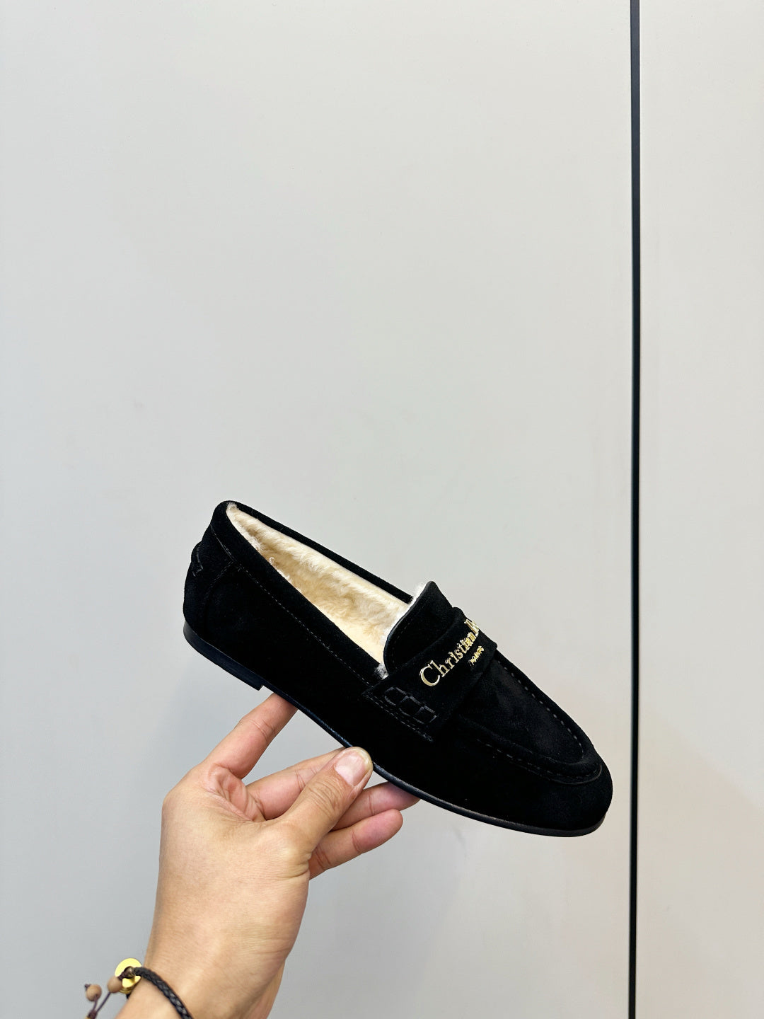 SCHWARZE WILDLEDER-LOAFER MIT FELLFUTTER