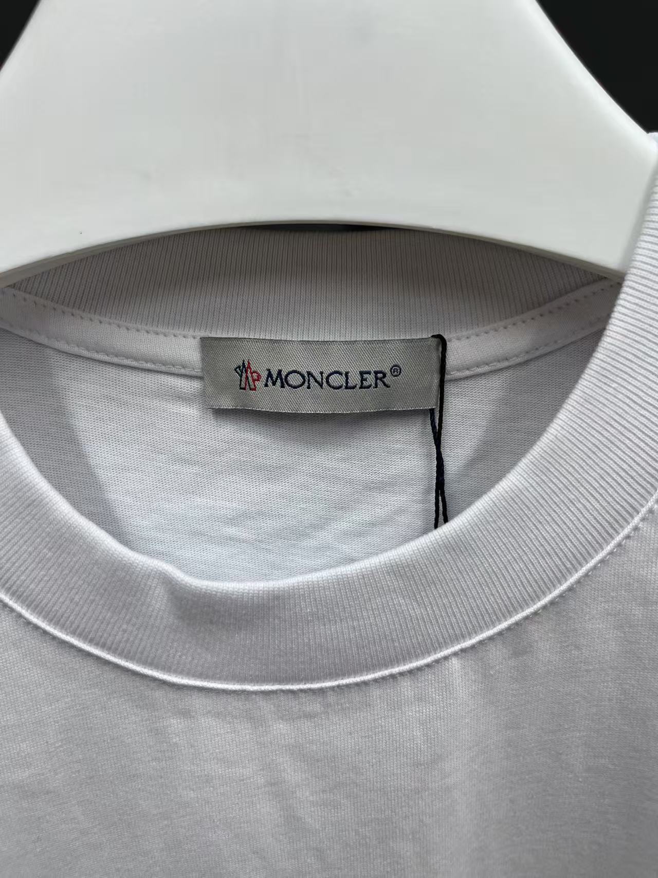 CLASSIC LOGO PATCH CREW NECK T-SHIRT