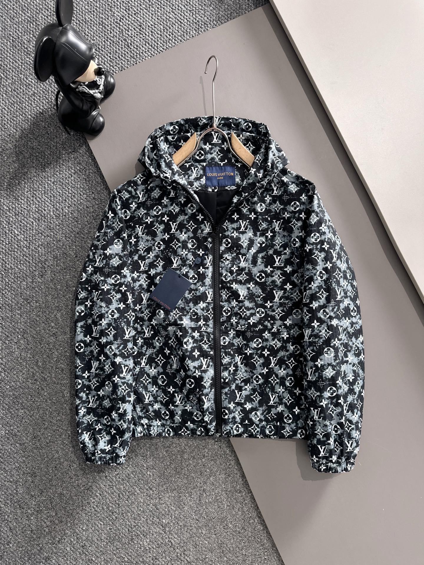 HOODED ZIP JACKET WITH ALL-OVER CONTRAST PATTERN