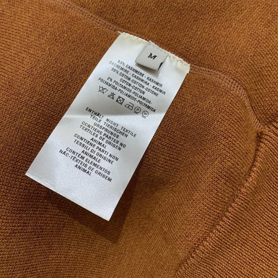 GEOMETRIC JACQUARD KNIT SWEATER IN WARM BROWN TONES