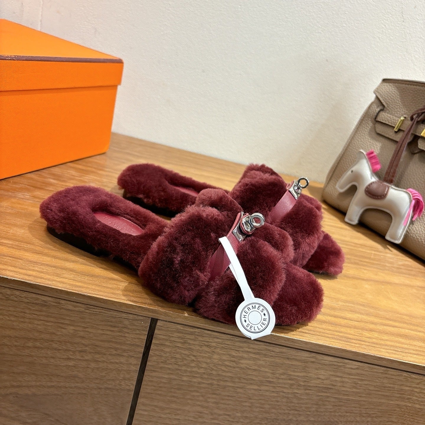 BURGUNDY FAUX FUR MULE SLIPPERS WITH METALLIC ACCENT
