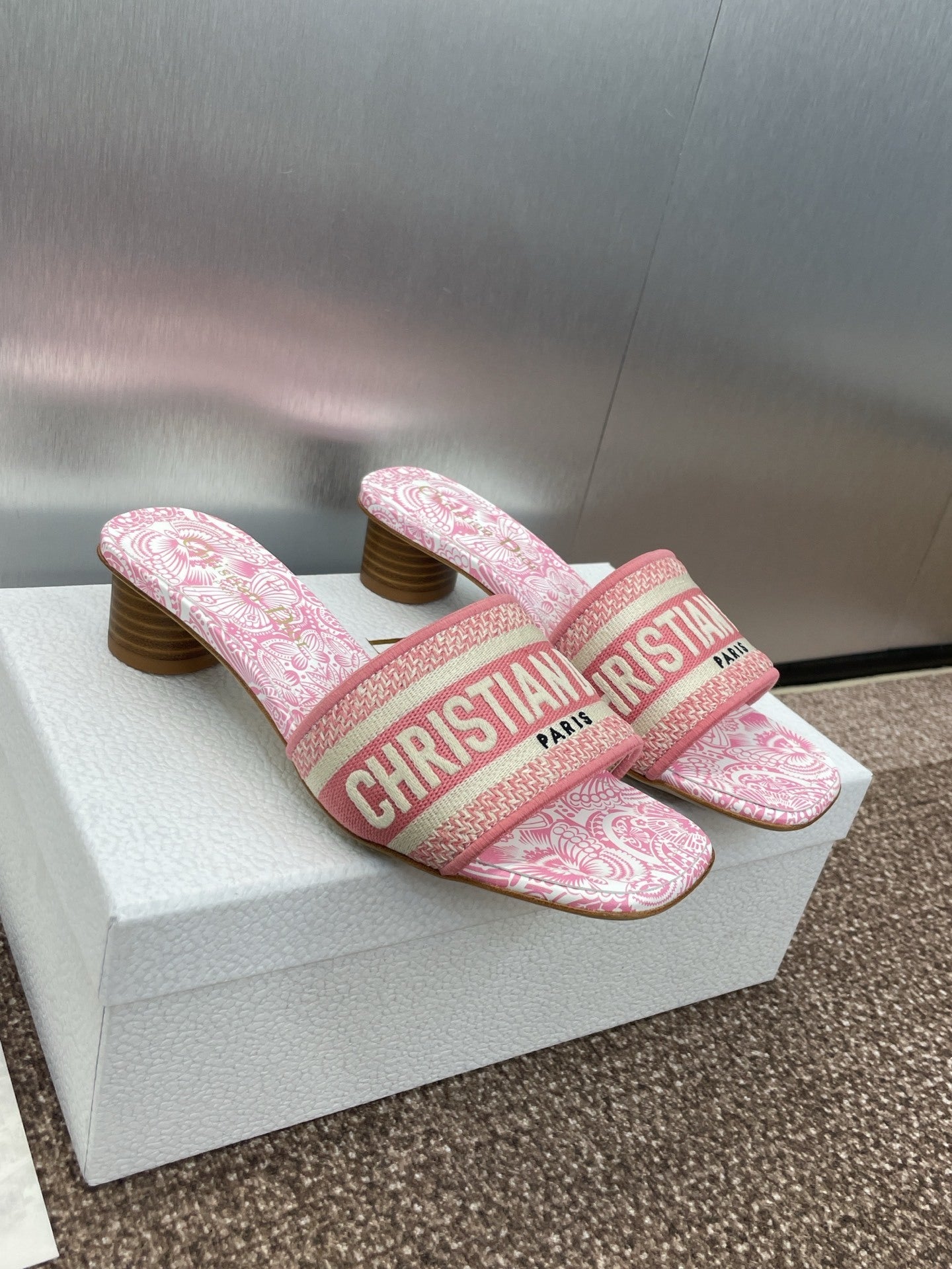 LOGO JACQUARD MID-HEEL MULES – PINK TOILE