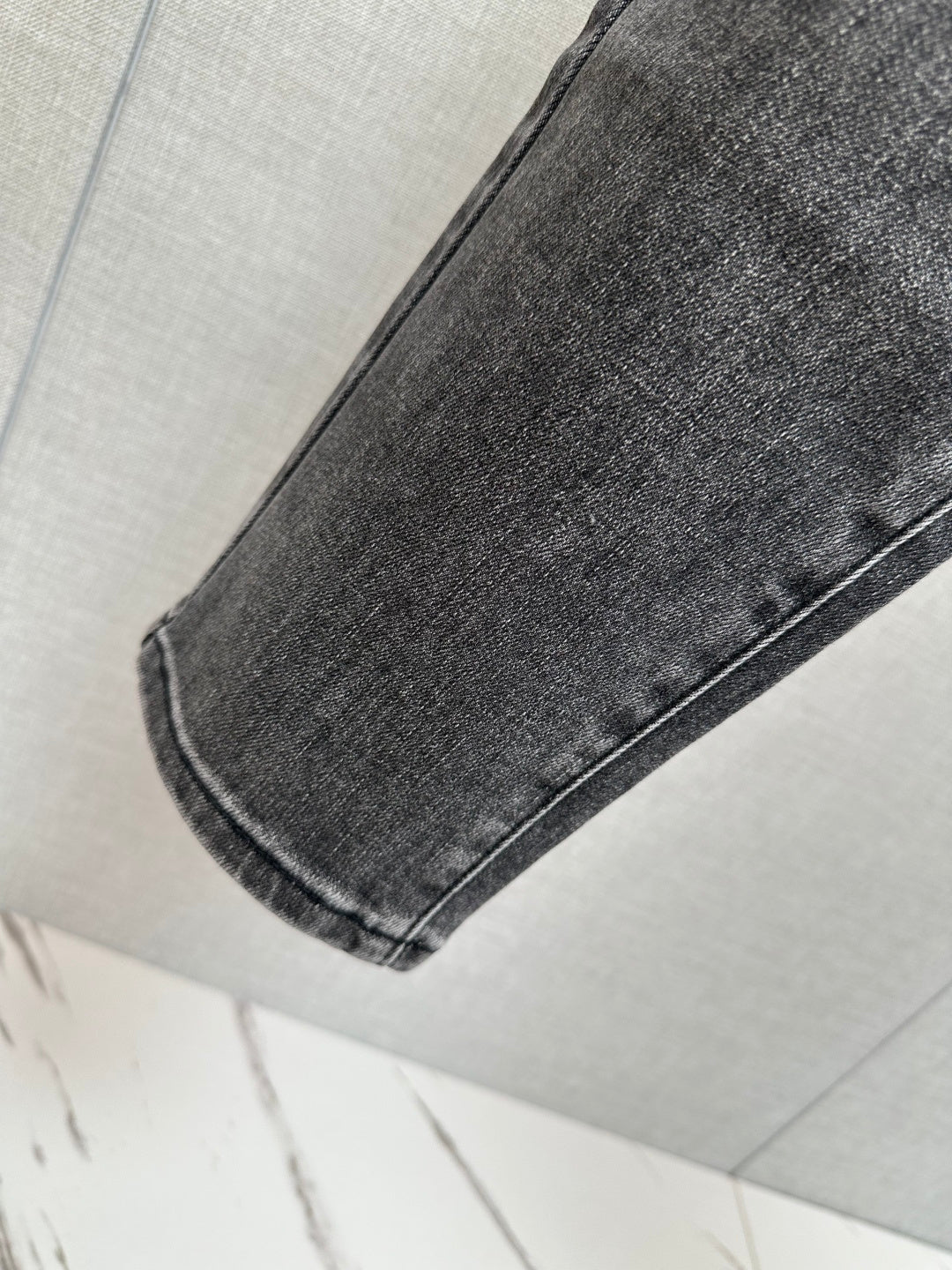 BLACK DENIM JEANS WITH EMBROIDERED BACK POCKET DETAILS