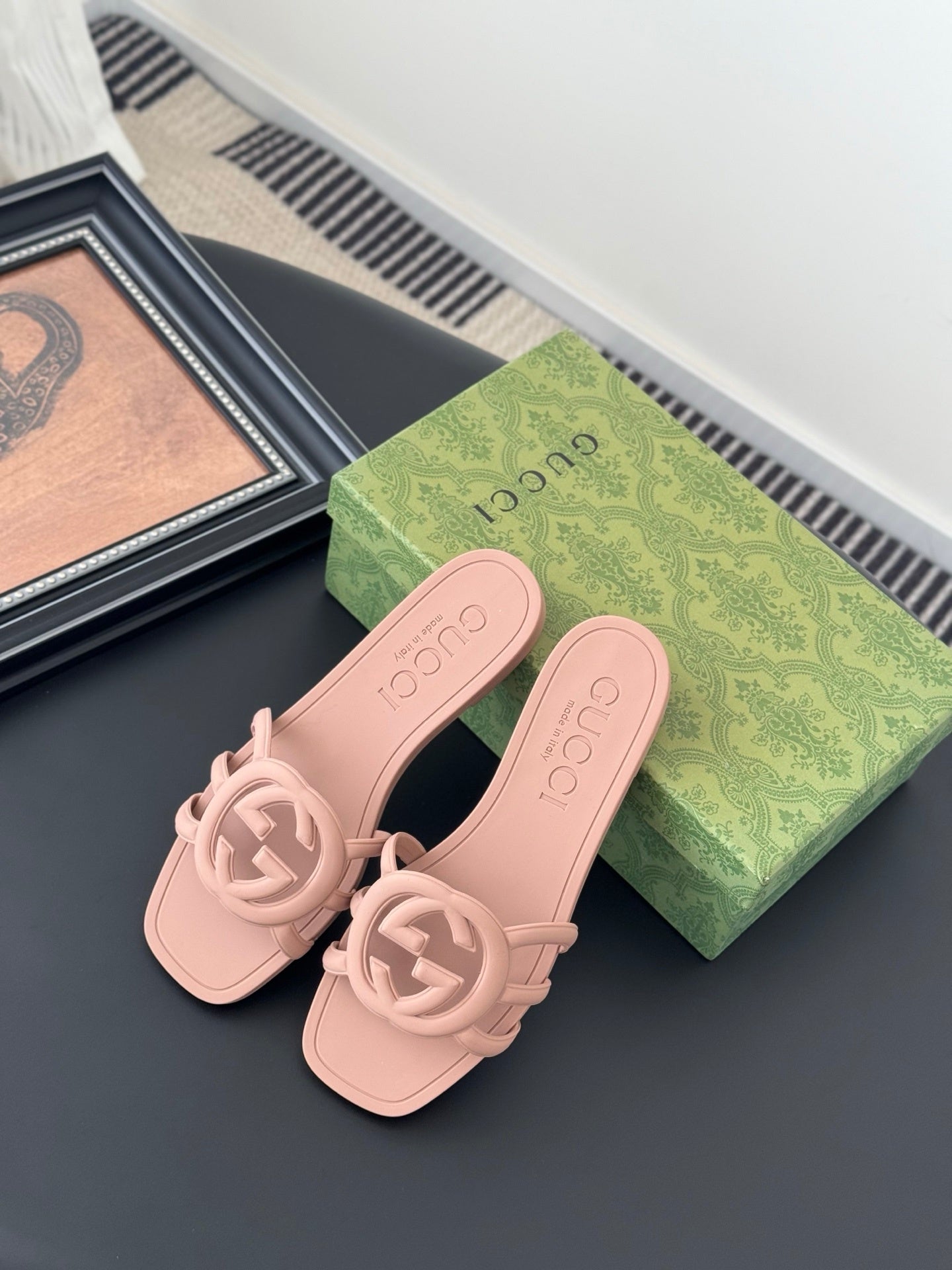 BLUSH PINK LOGO DETAIL FLAT SLIDES