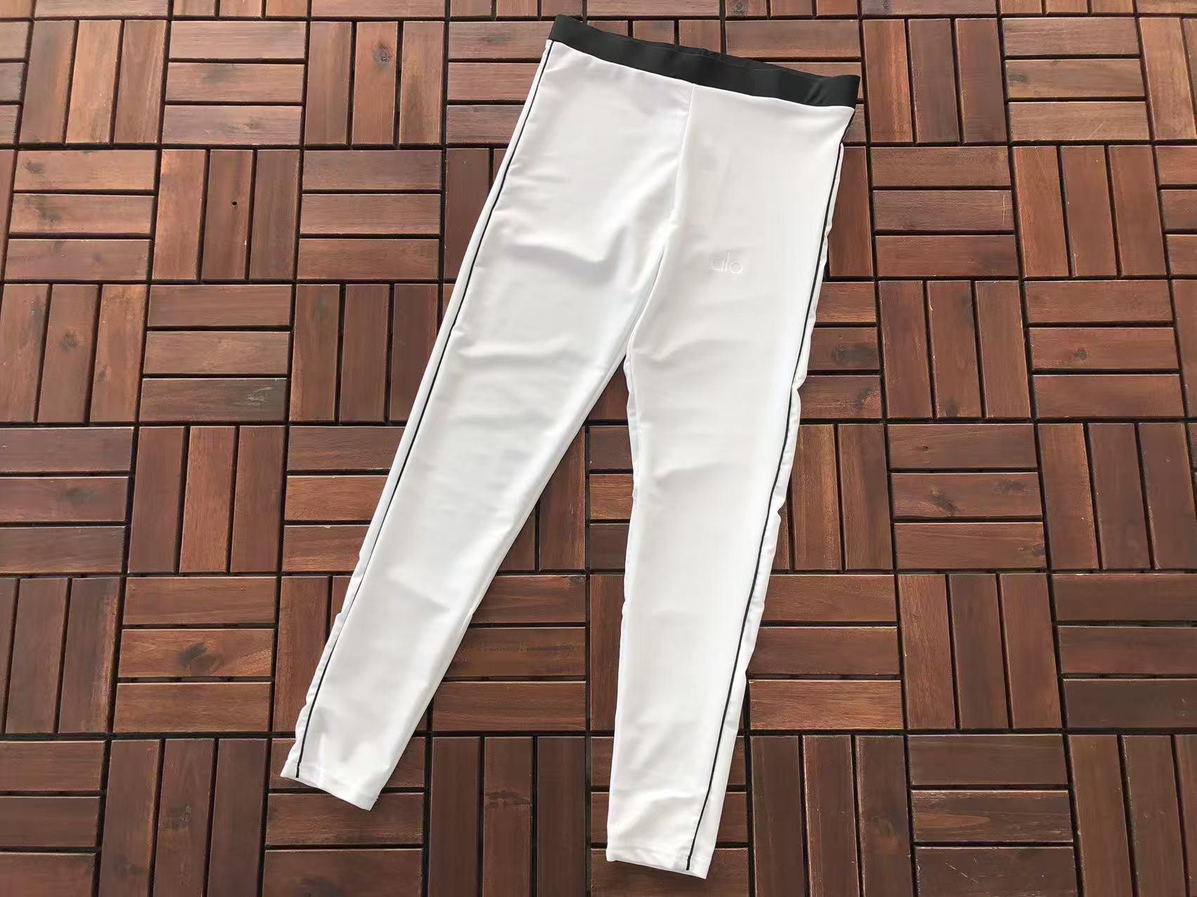 ACTIVEWEAR BRA & LEGGINGS SET