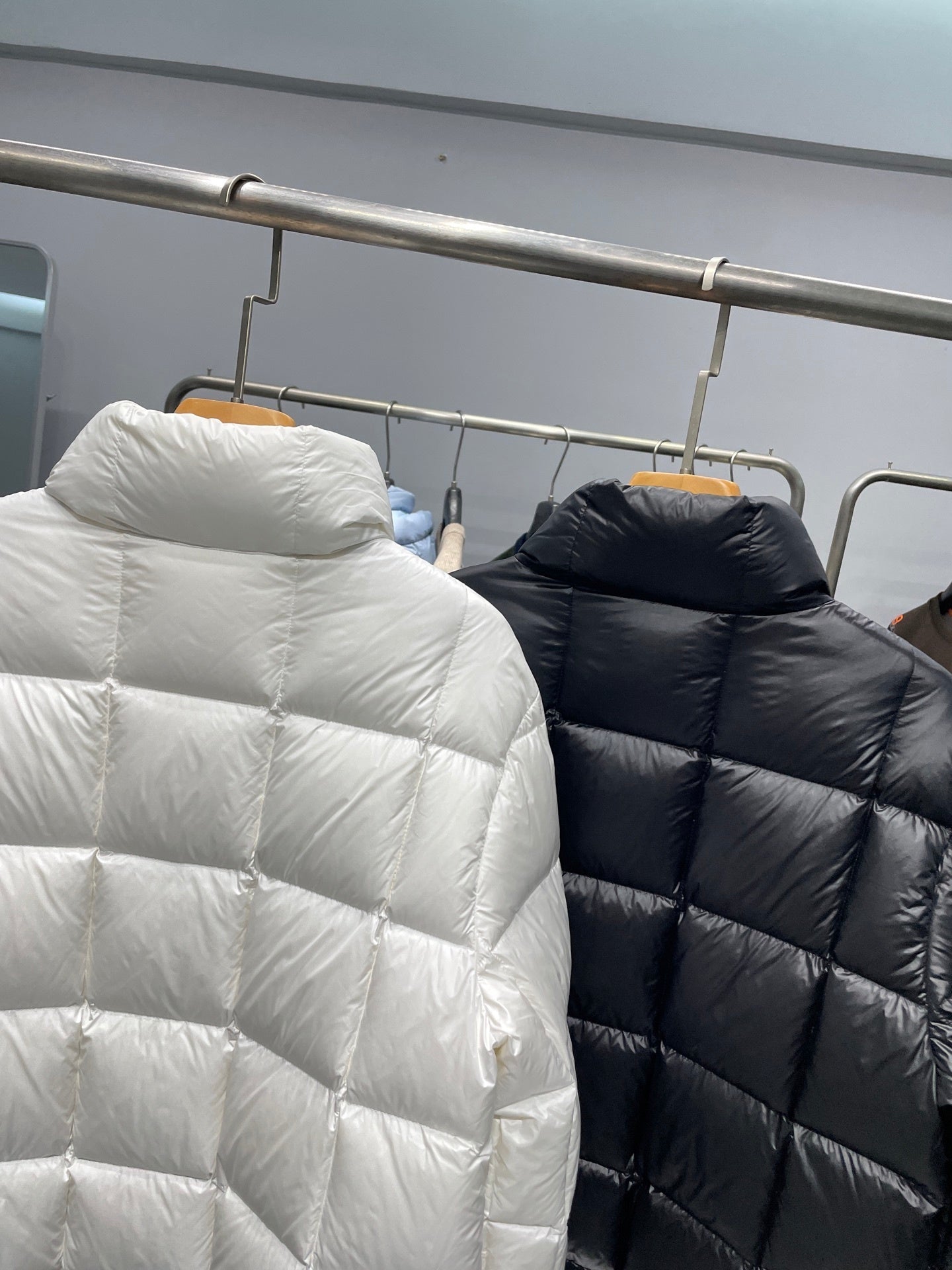 QUILTED HIGH-NECK PUFFER DOWN JACKET