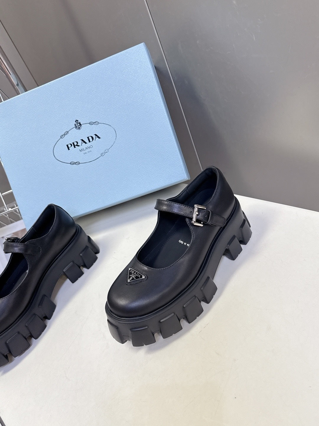 PLATEAU-MARY-Jane-SCHUHE MIT SCHNALLENRIEMEN