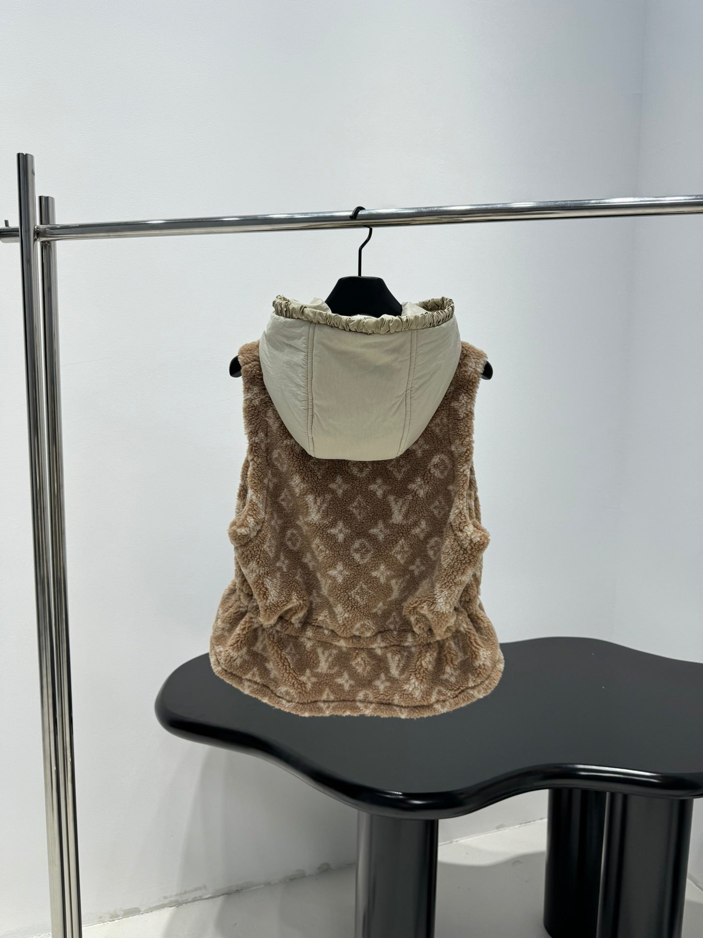 HOODED FAUX FUR ZIP VEST