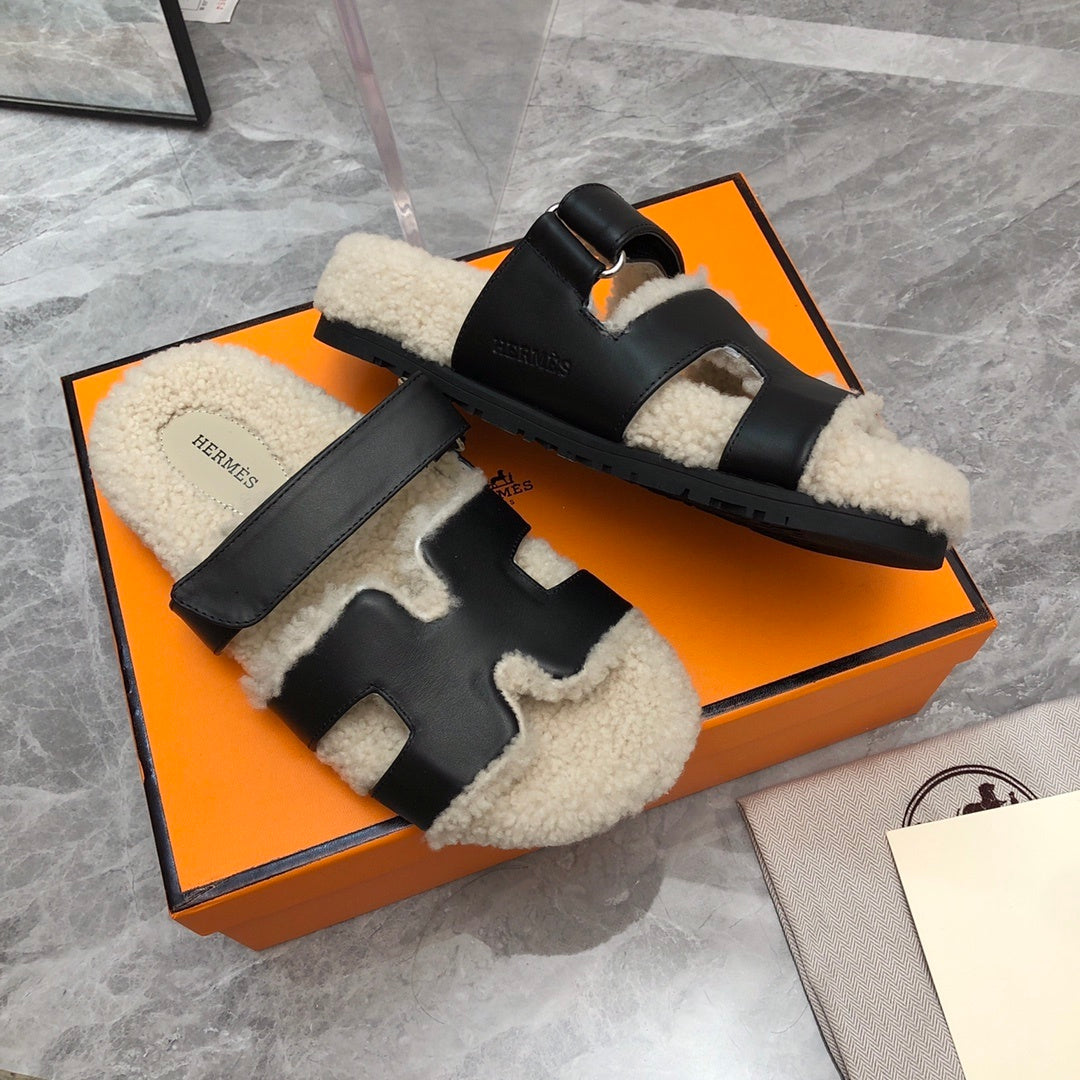 SHEARLING SLIDE SANDALS WITH BLACK LEATHER STRAPS