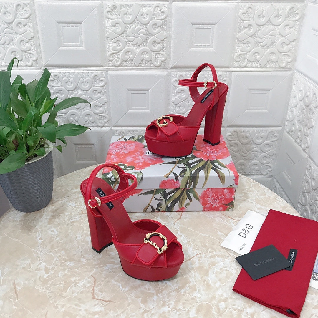 RED PLATFORM SANDALS WITH GOLD-TONE HARDWARE