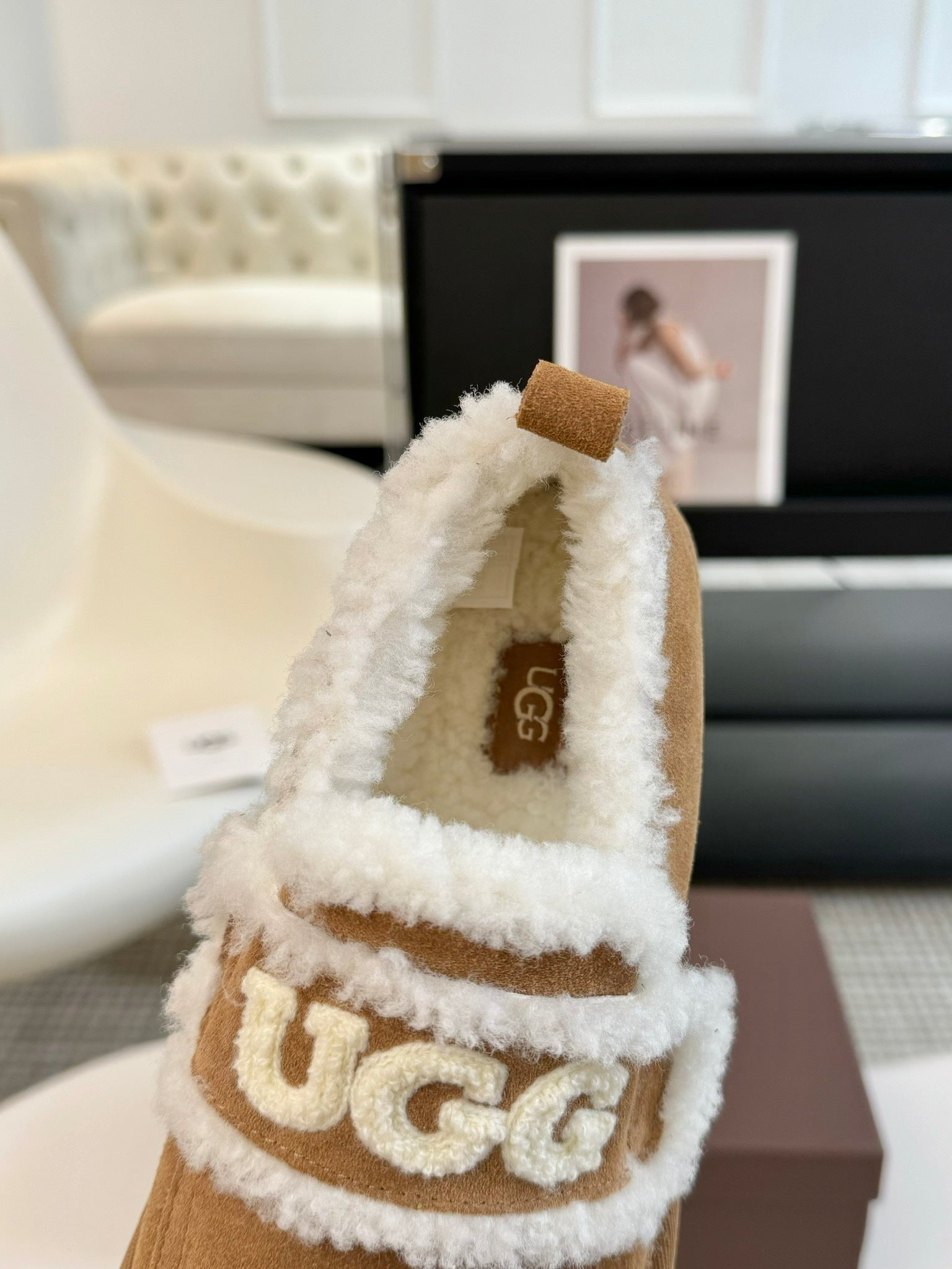 COZY PLATFORM FLEECE STRAP SLIPPERS