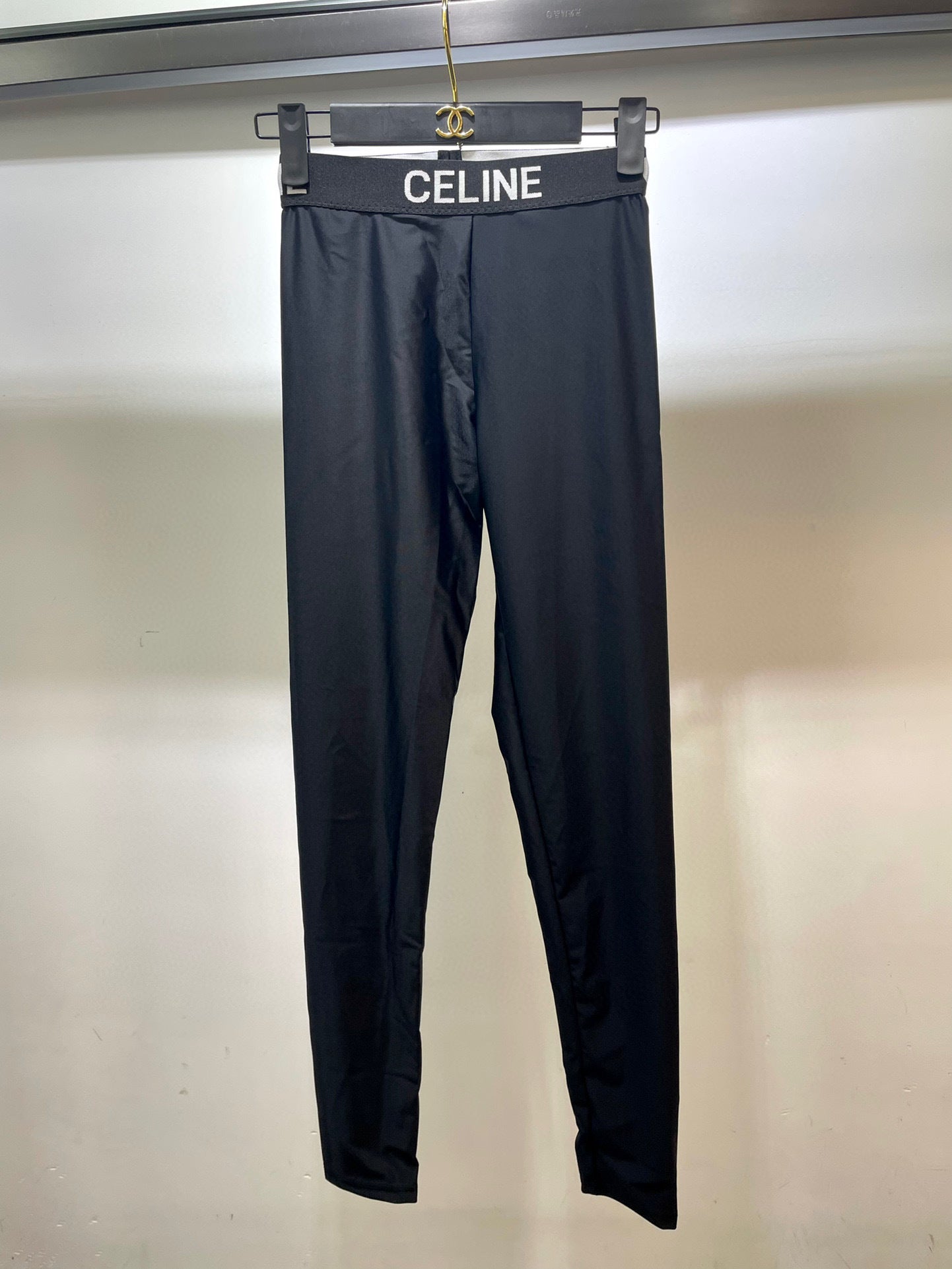 BLACK ACTIVEWEAR SET – SPORTS BRA & LEGGINGS