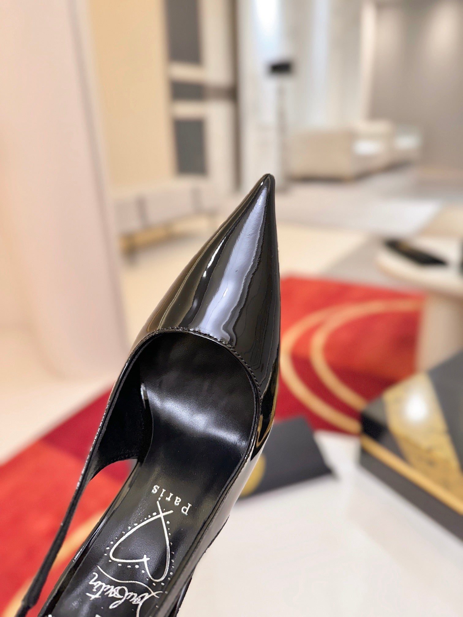 BLACK PATENT SLINGBACK POINTED HEELS