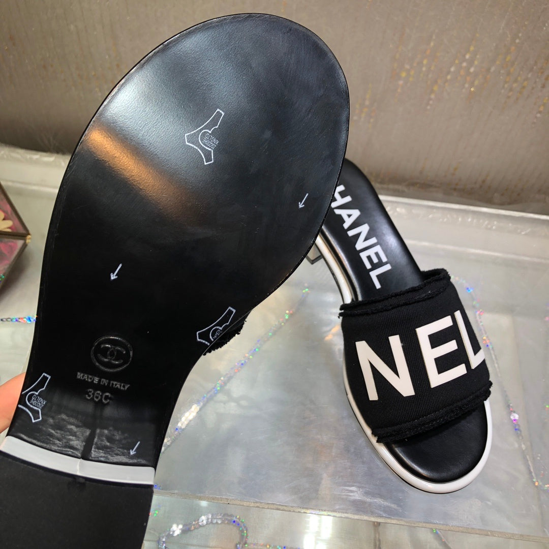 BLACK LOGO SLIDES