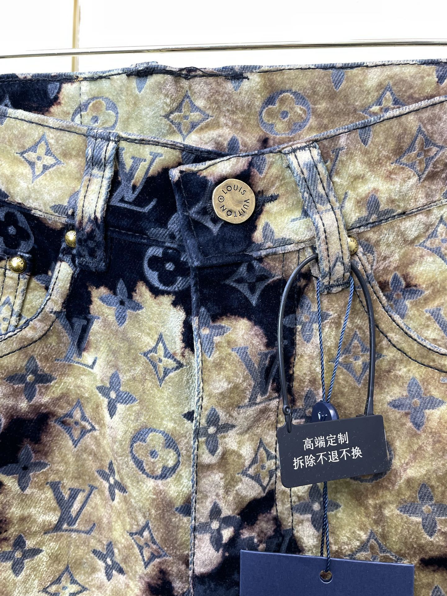 Set aus Jeansjacke und -hose mit Monogramm-Print, gewaschenem Denim