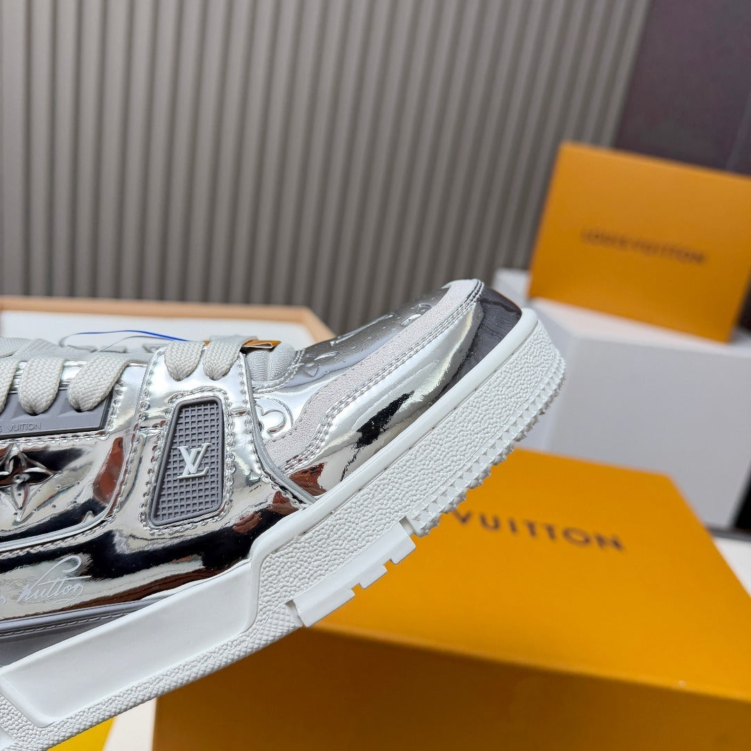 SILVER MIRROR-FINISH LOW-TOP SNEAKERS
