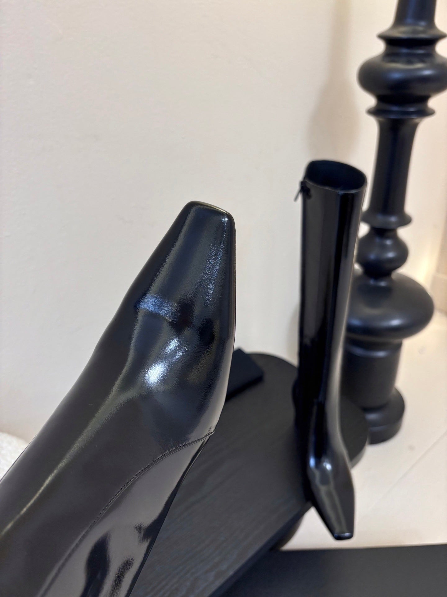 PATENT KNEE-HIGH BLOCK HEEL BOOTS