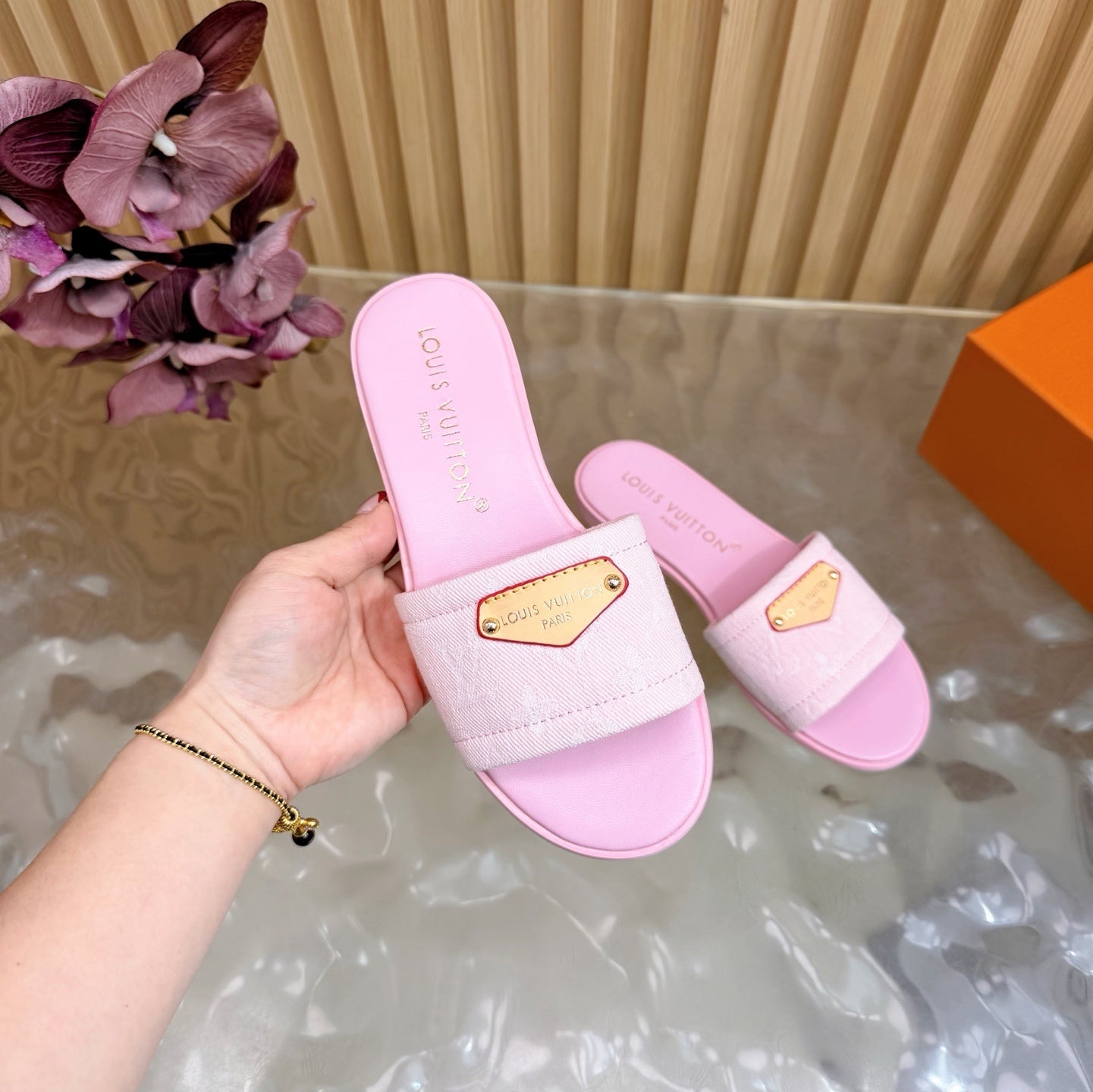 PINK MONOGRAM PLAQUE DESIGNER SLIDES
