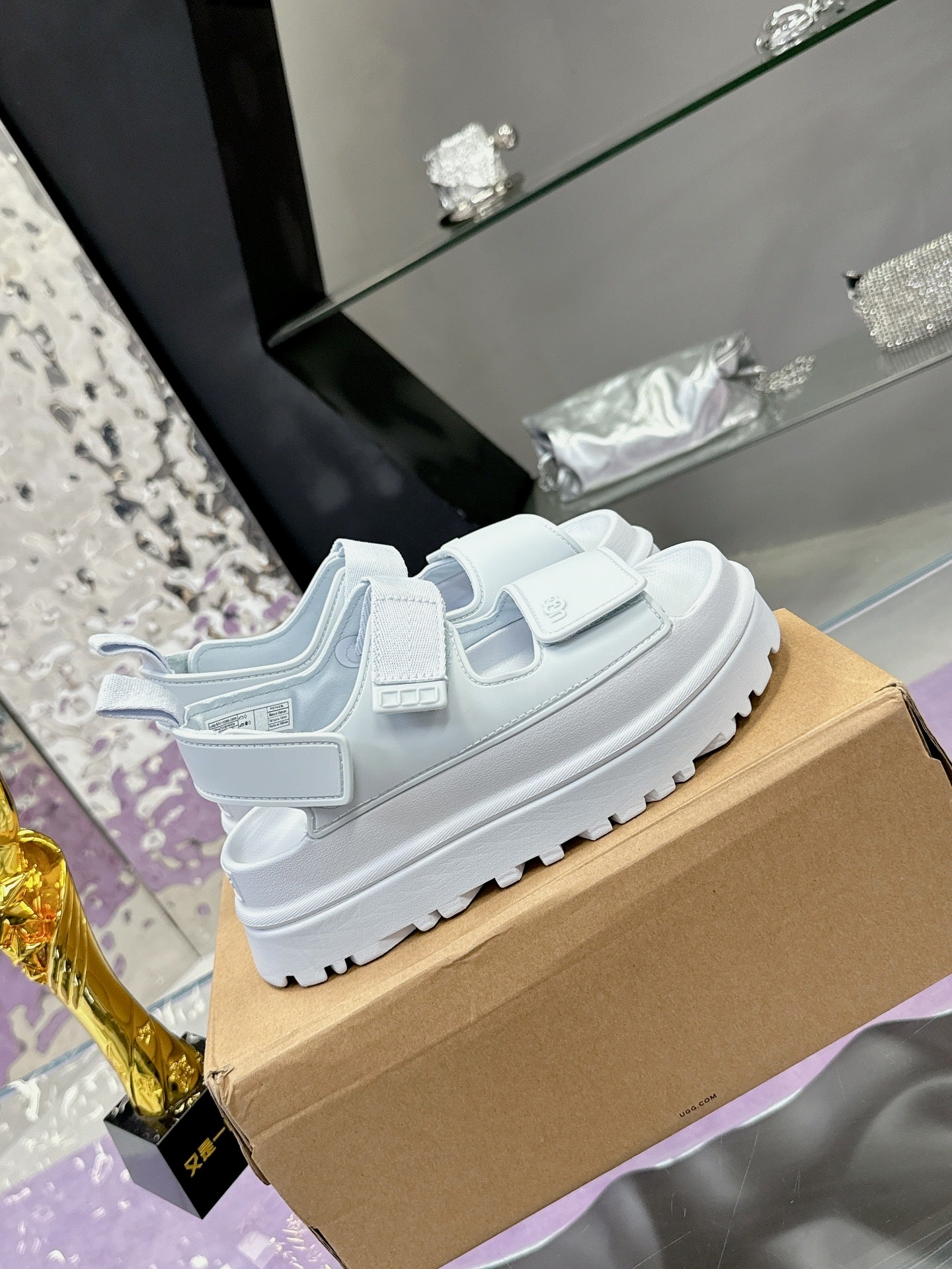 PLATFORM SANDALS – WHITE