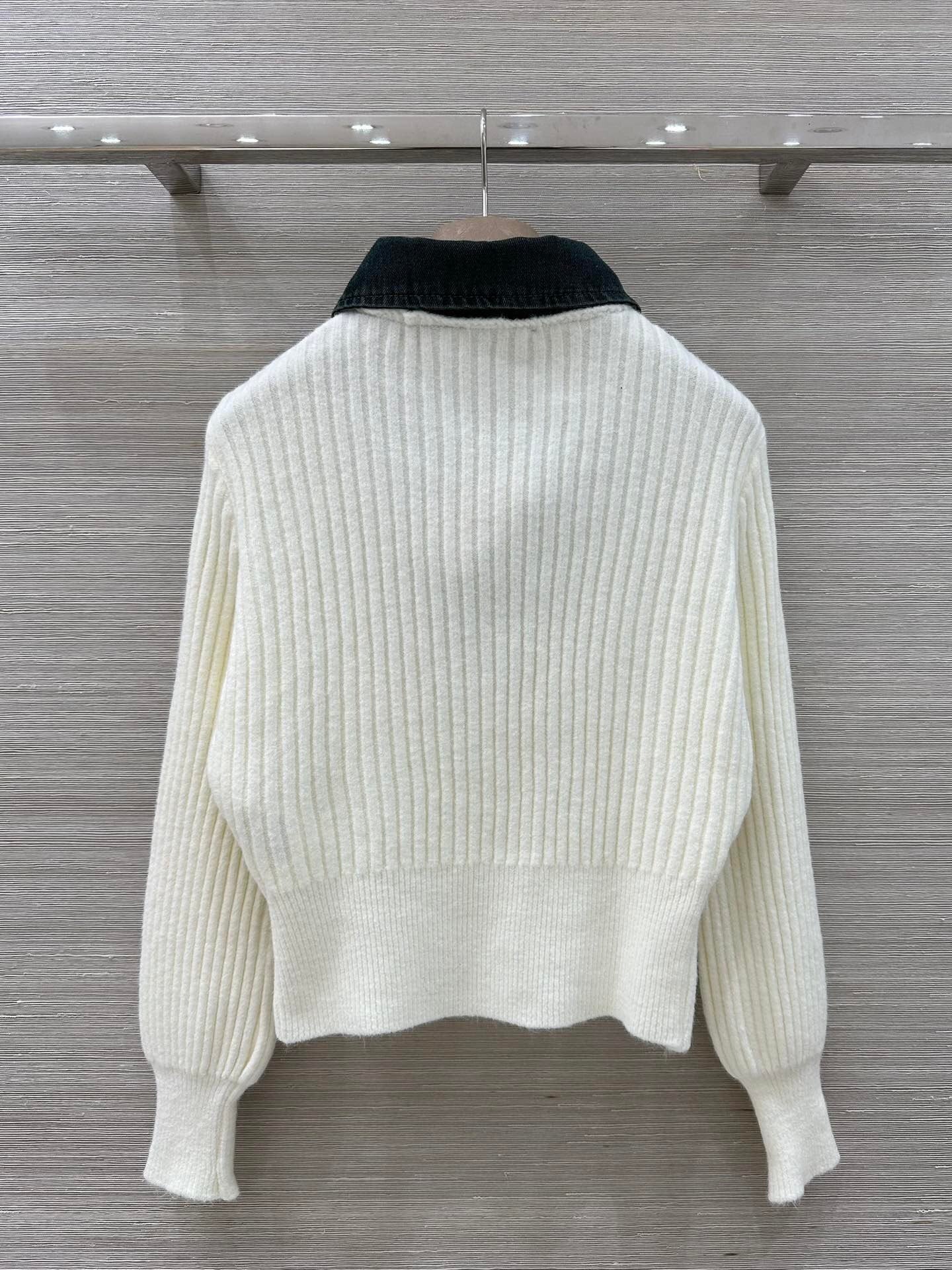 RIBBED V-NECK KNIT SWEATER