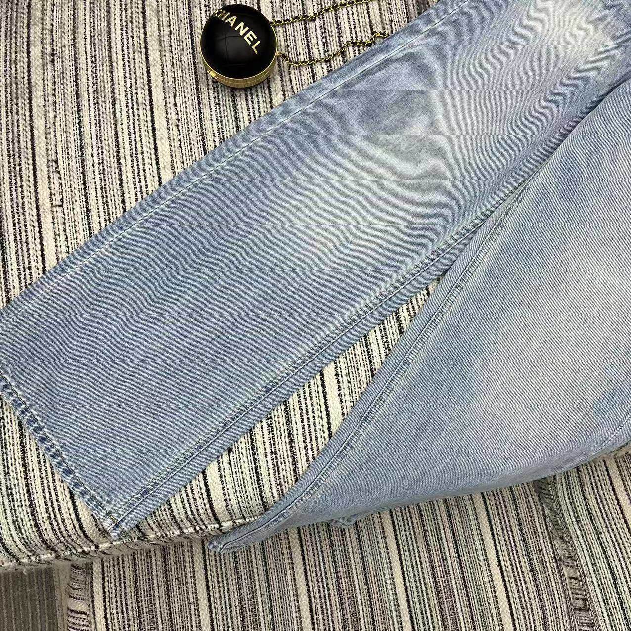 HIGH-WAIST STRAIGHT LEG DENIM JEANS