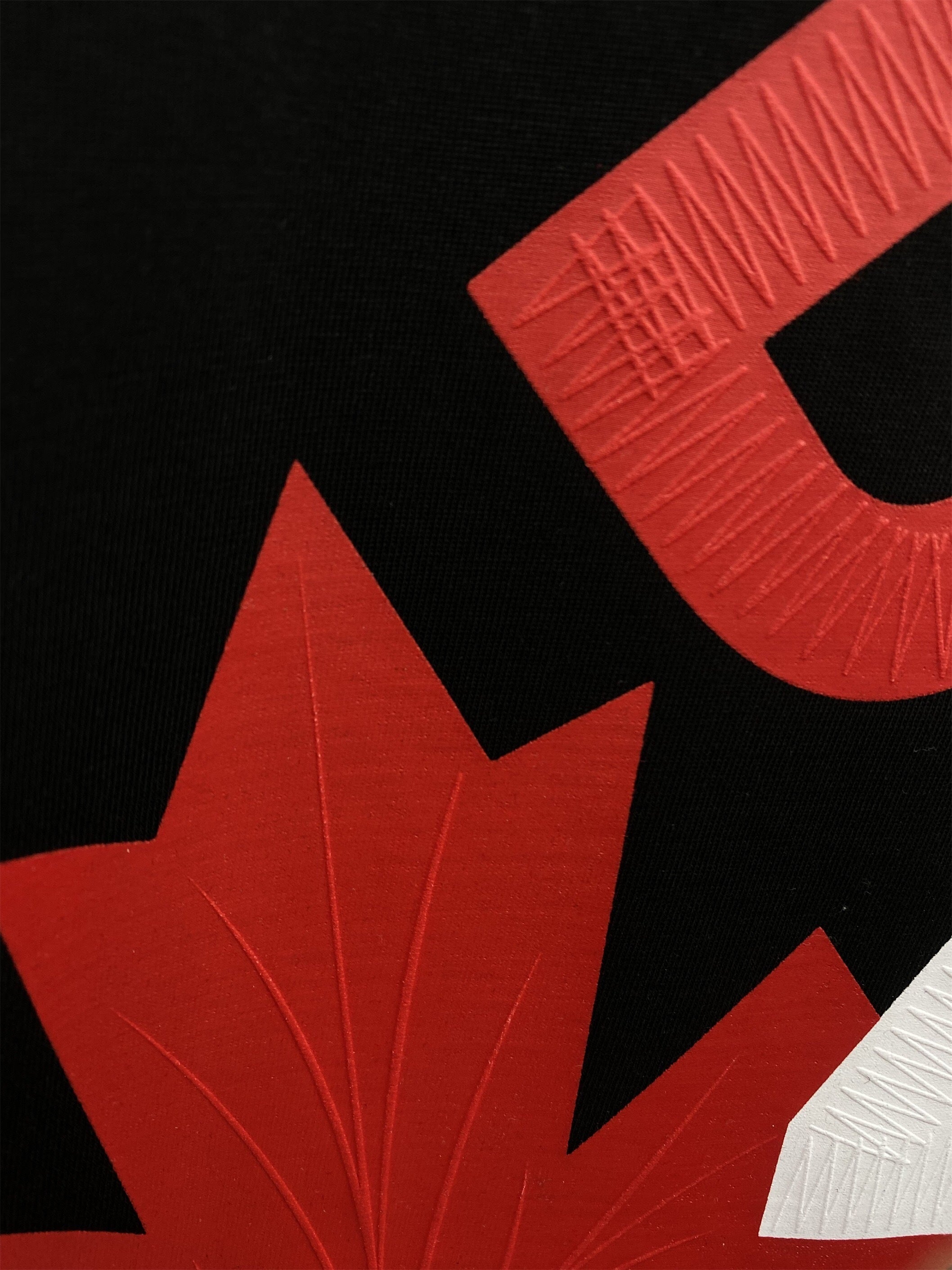 BOLD LEAF GRAPHIC T-SHIRT