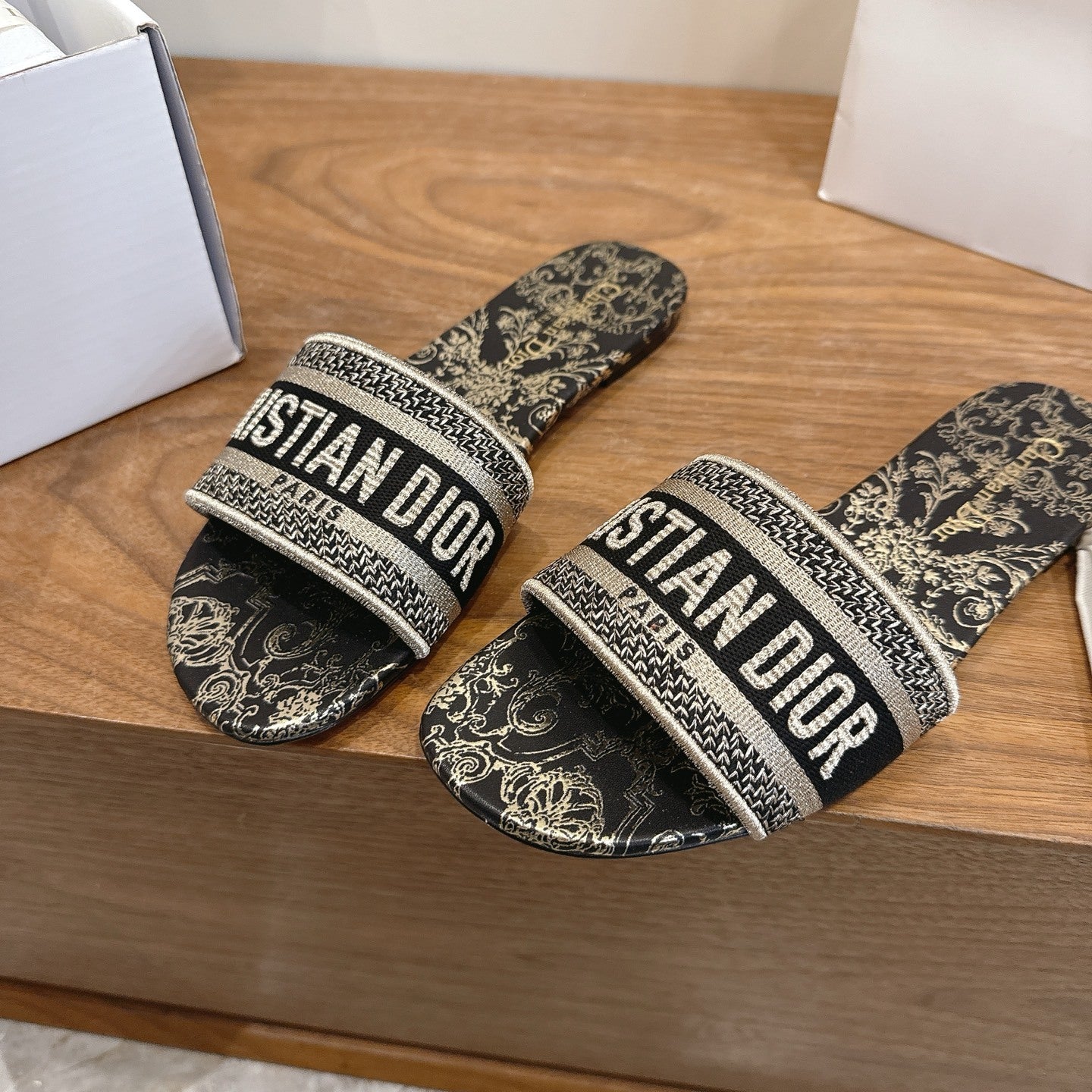 BLACK BAROQUE PRINT LOGO SLIDE SANDALS