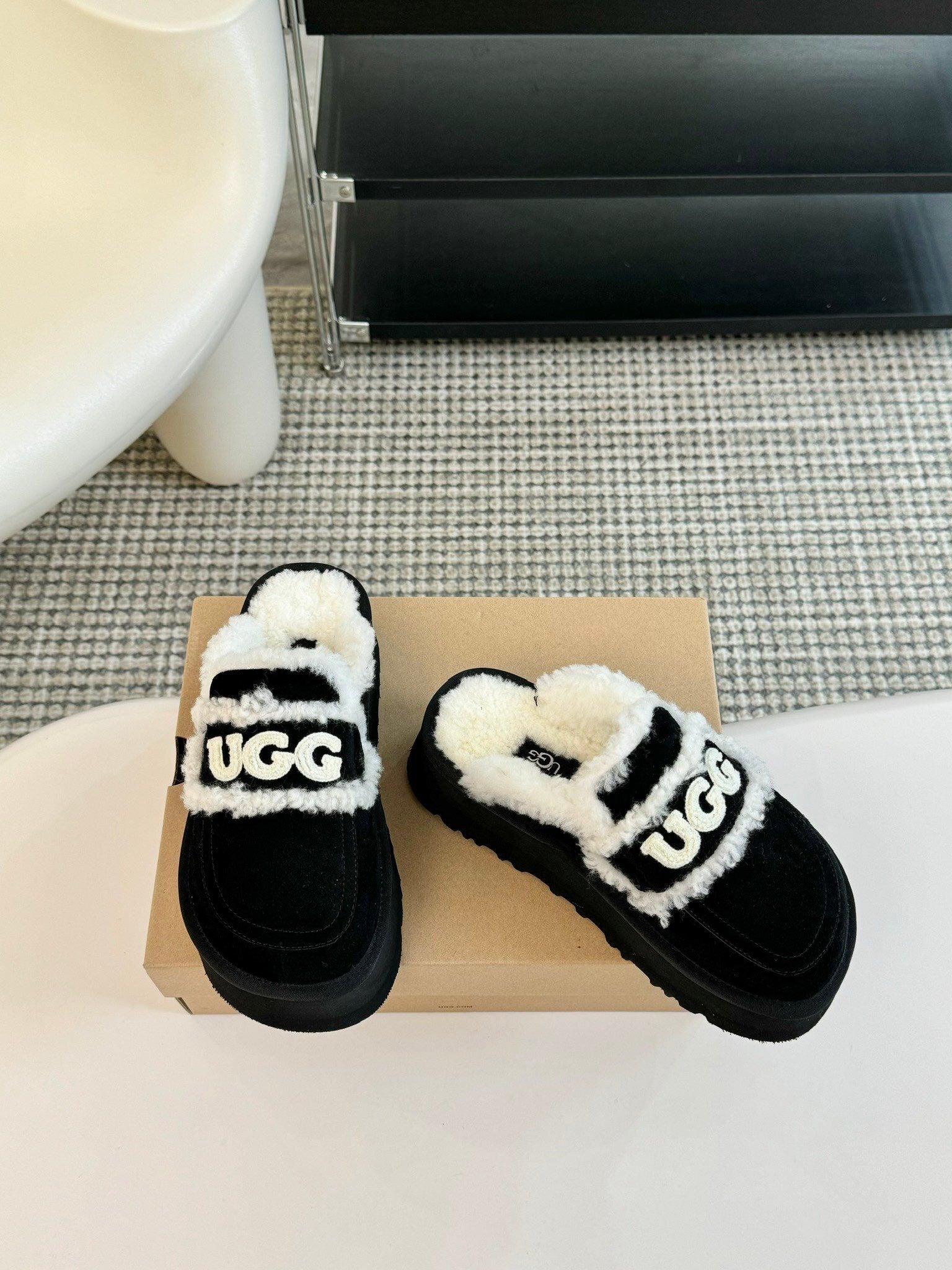 PLATFORM SLIPPERS WITH SHEARLING