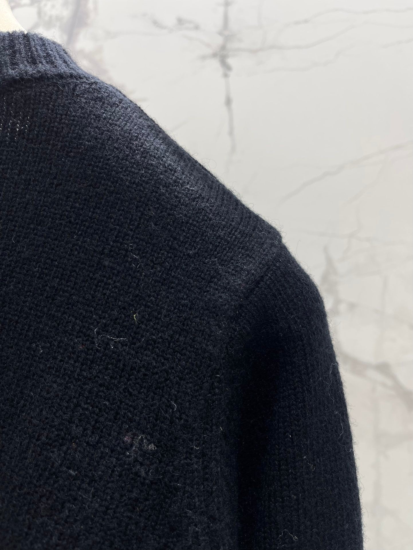 CROPPED KNIT LOGO SWEATER
