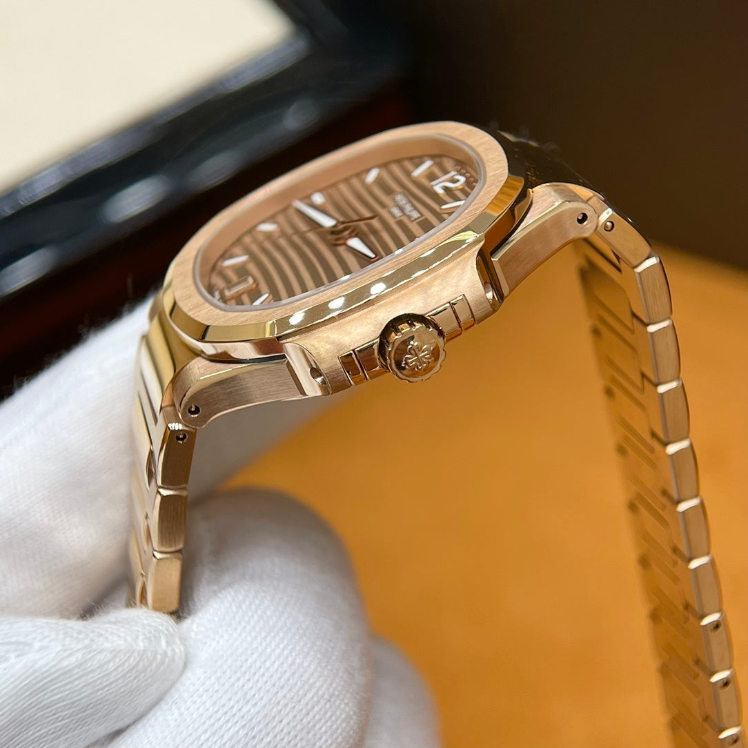 GOLD LUXURY MINIMALIST WATCH