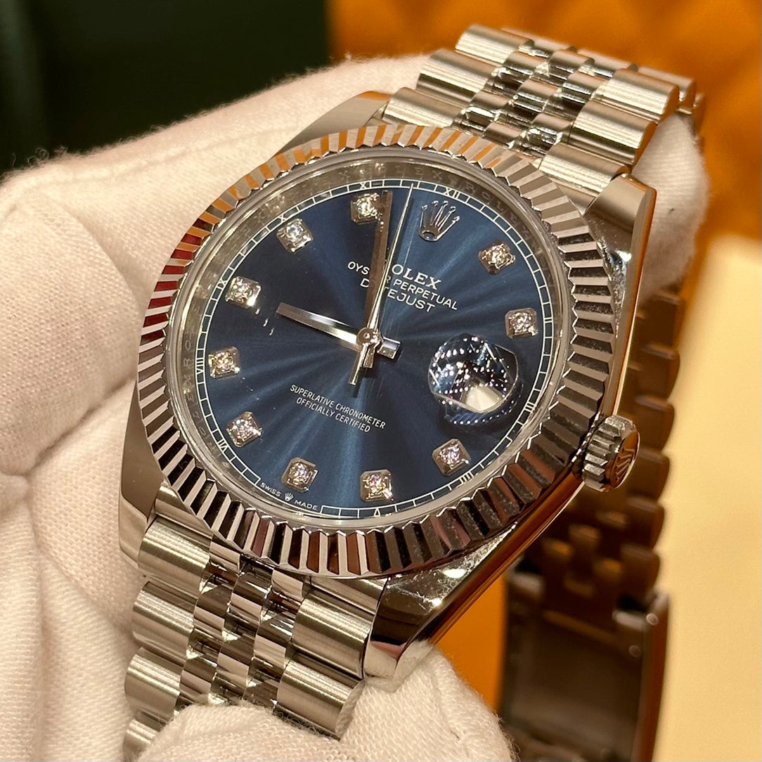 LUXURY BLUE DIAL DIAMOND WATCH