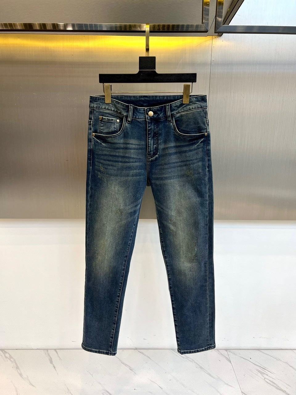 SLIM FIT WASHED DENIM JEANS
