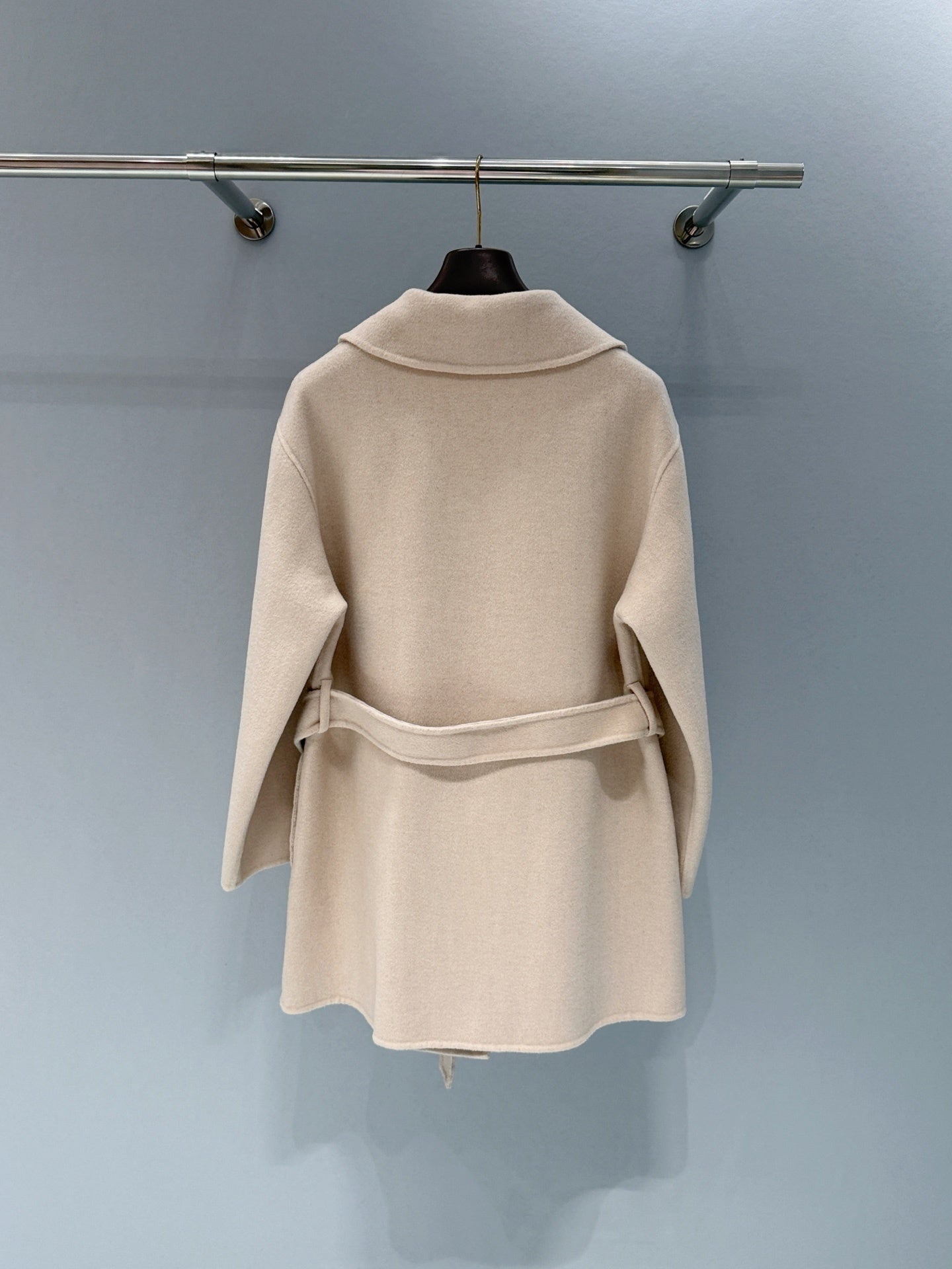 SOFT TAILORED COAT WITH SHAWL COLLAR AND WAIST TIE