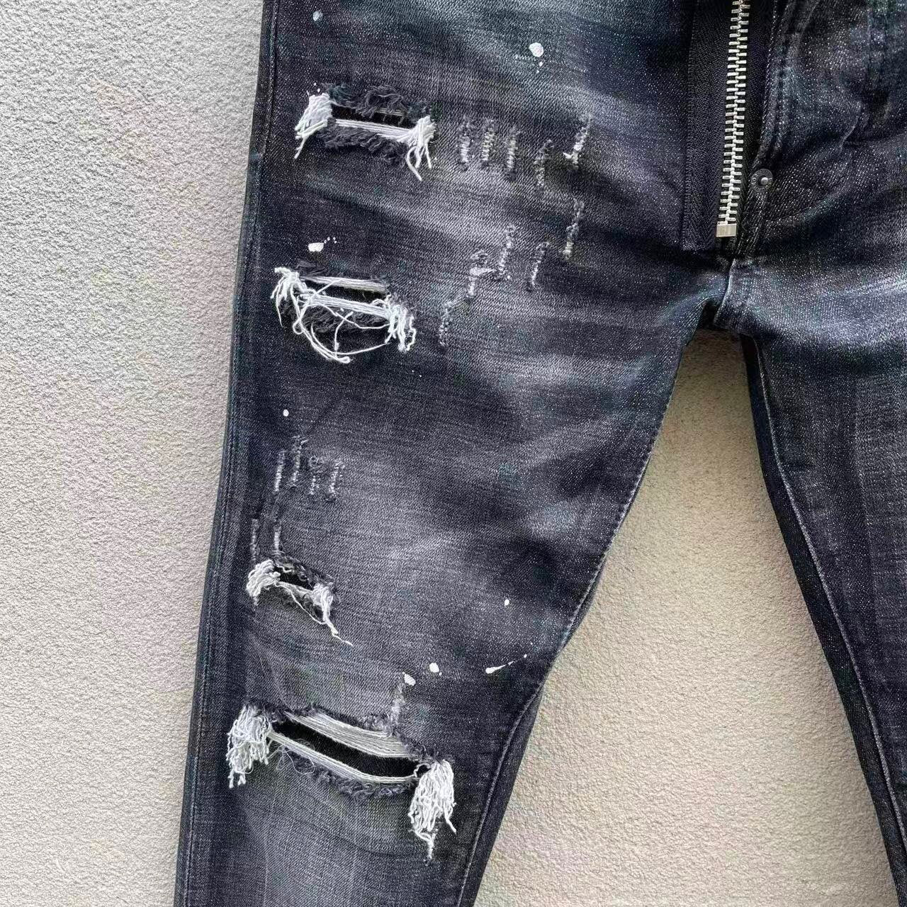 DISTRESSED ZIP SKINNY JEANS