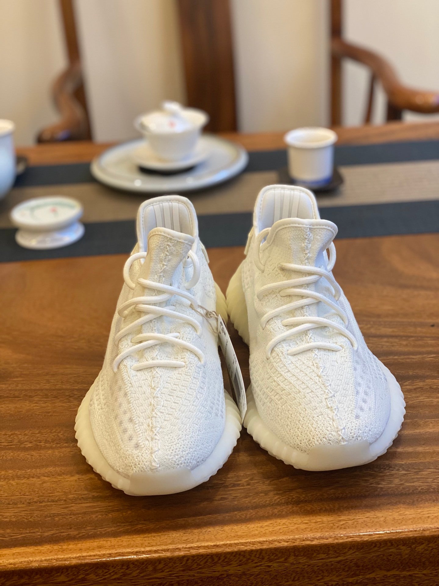 UNISEX BREATHABLE KNIT LOW-TOP SNEAKERS – ALL WHITE