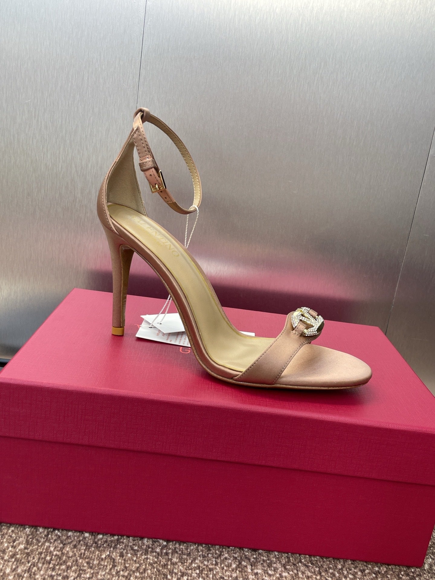 EMBELLISHED ANKLE-STRAP HIGH HEEL SANDALS – NUDE