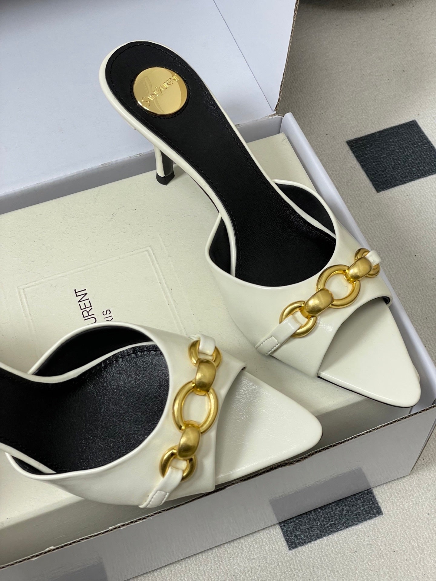 WHITE POINTED TOE MULE HEELS WITH GOLD DETAIL