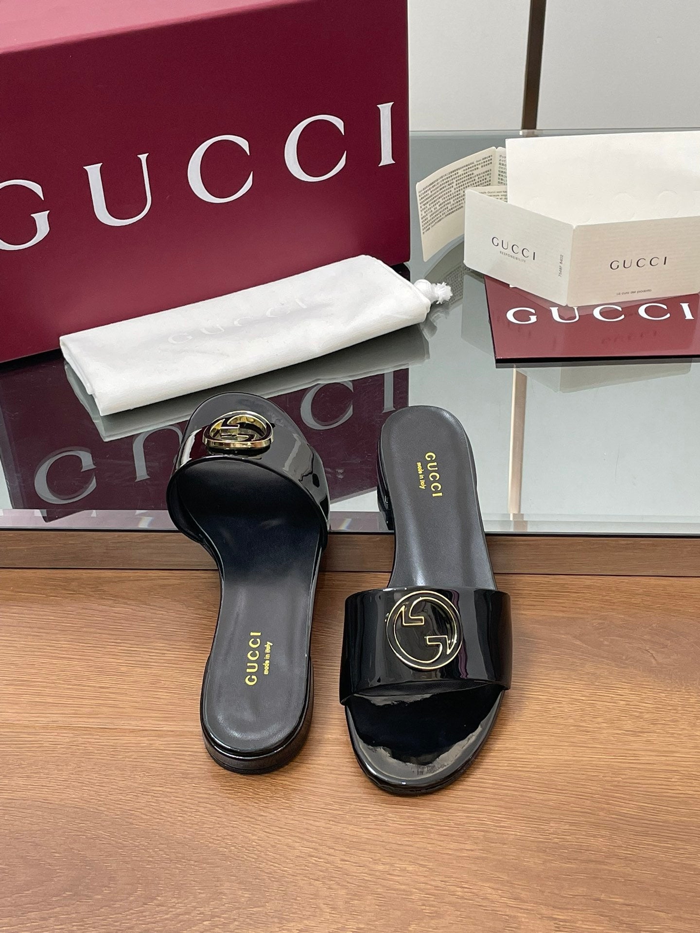 BLACK PATENT LOGO SLIDES