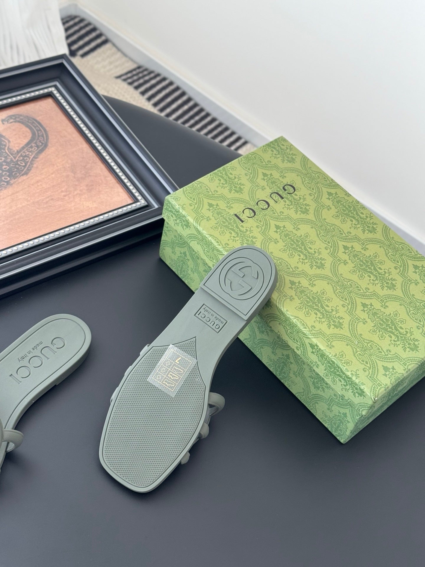 SAGE GREEN LOGO DETAIL FLAT SLIDES