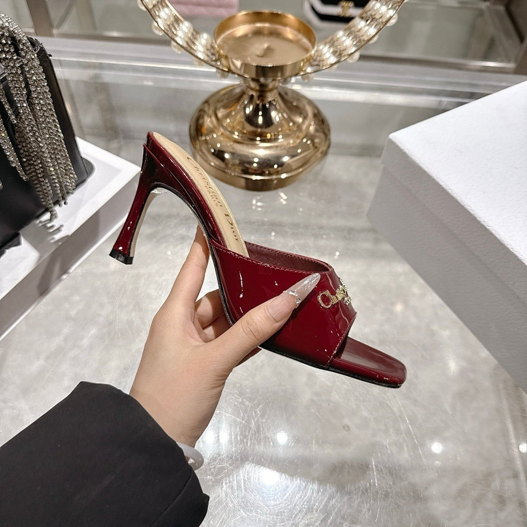 RED PATENT SQUARE-TOE MULE HEELS