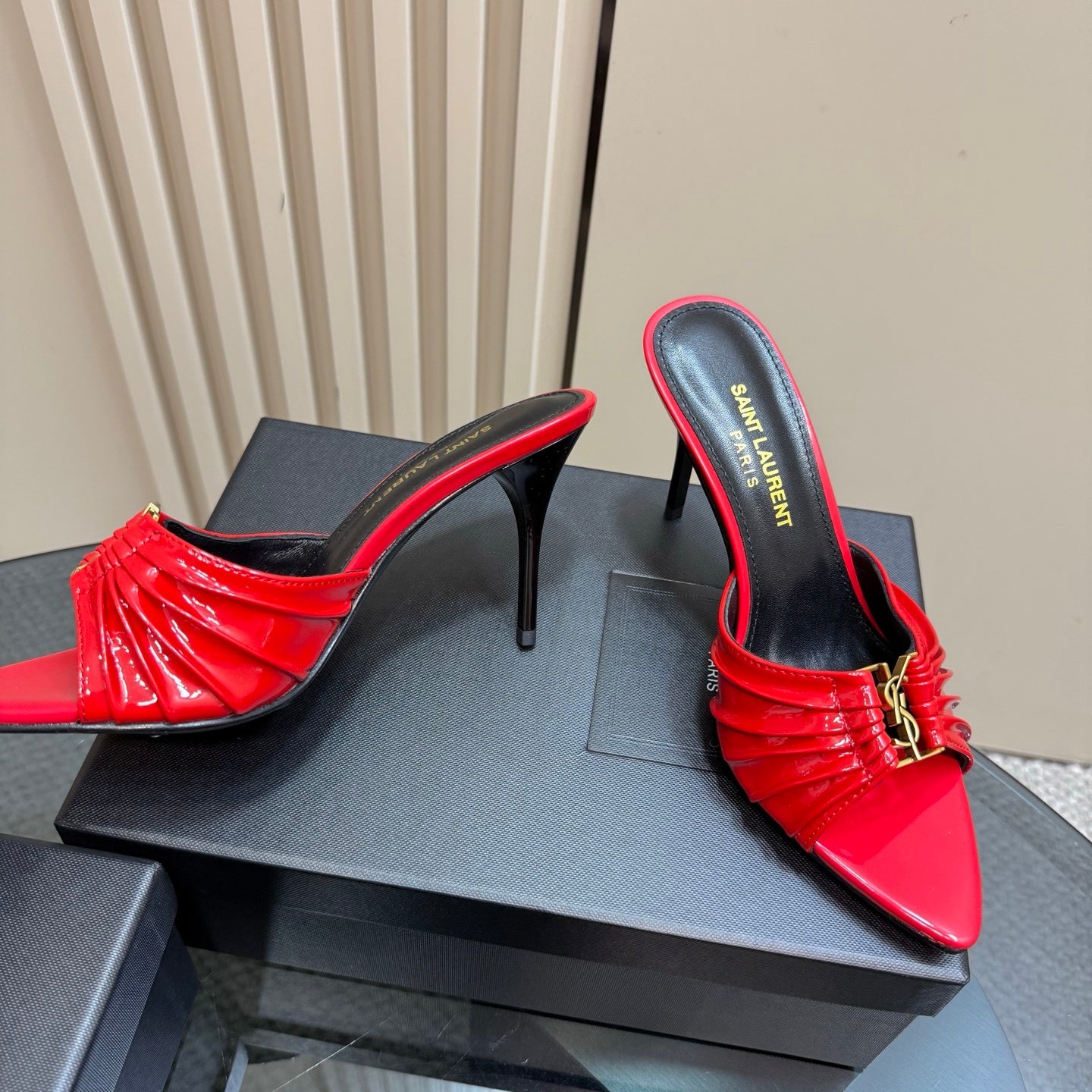ELEGANT HEELED MULES