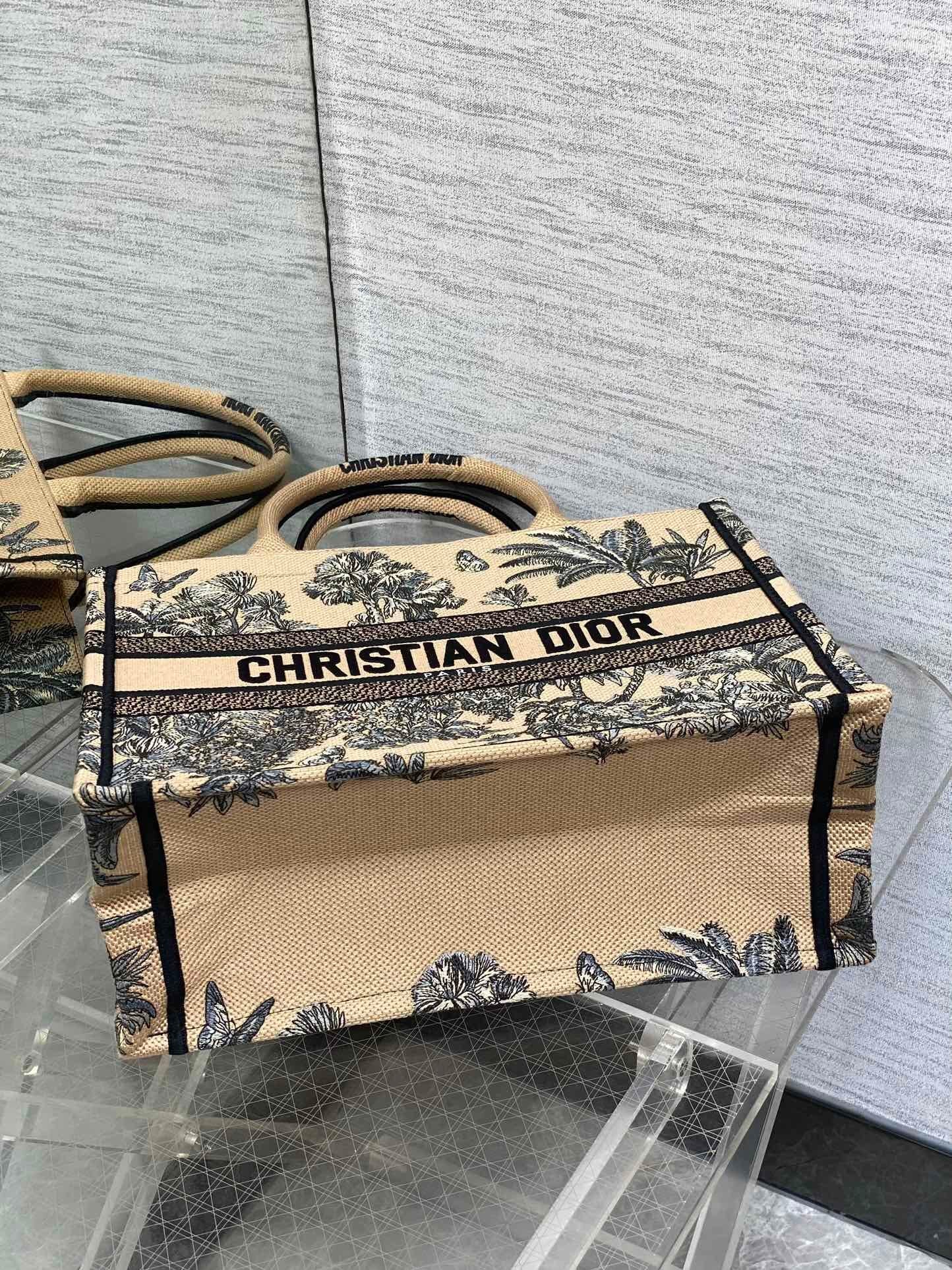 Tragetasche aus Canvas mit botanischem Muster