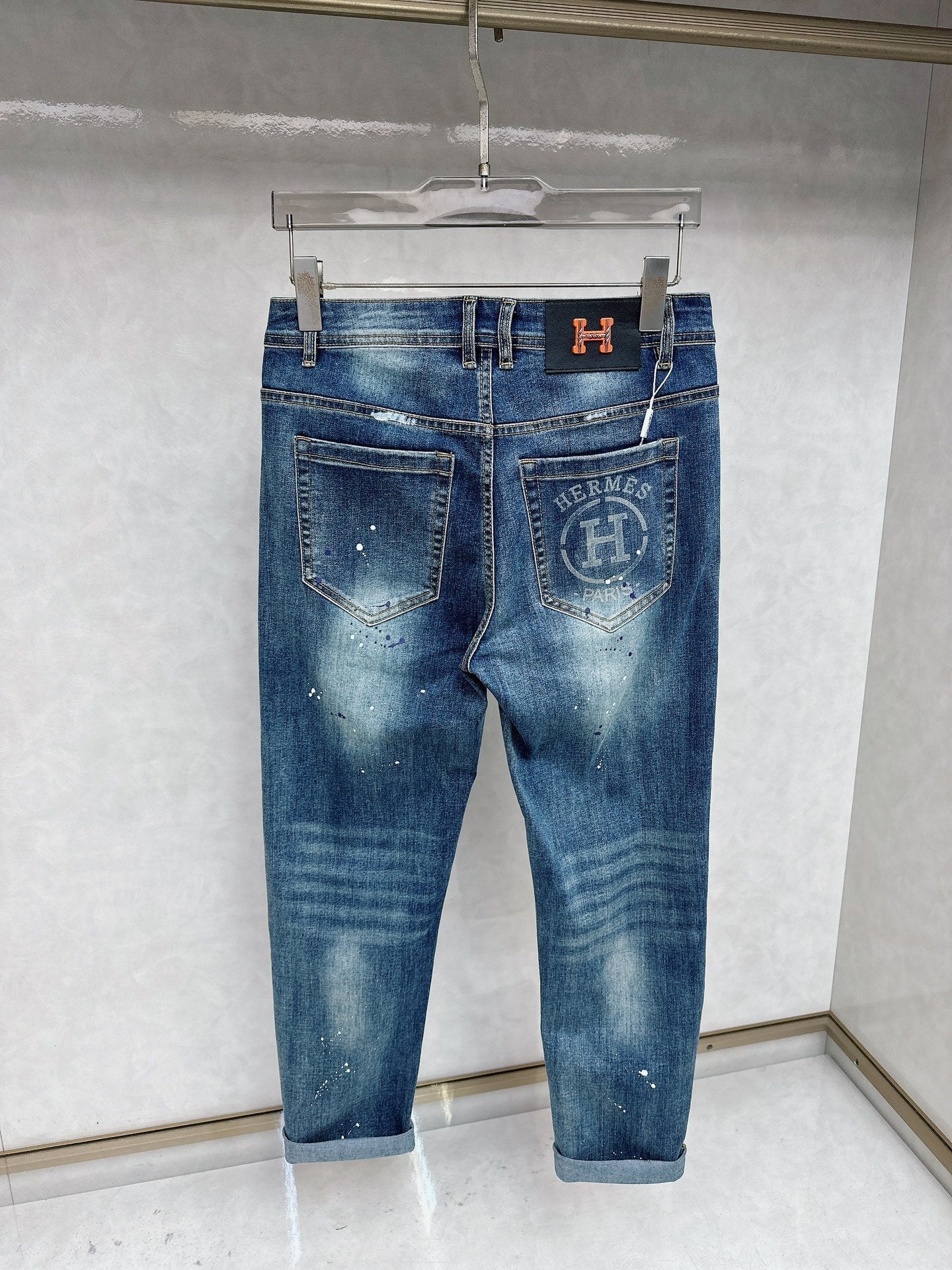 DARK BLUE DENIM JEANS WITH FADED BACK POCKET PRINT