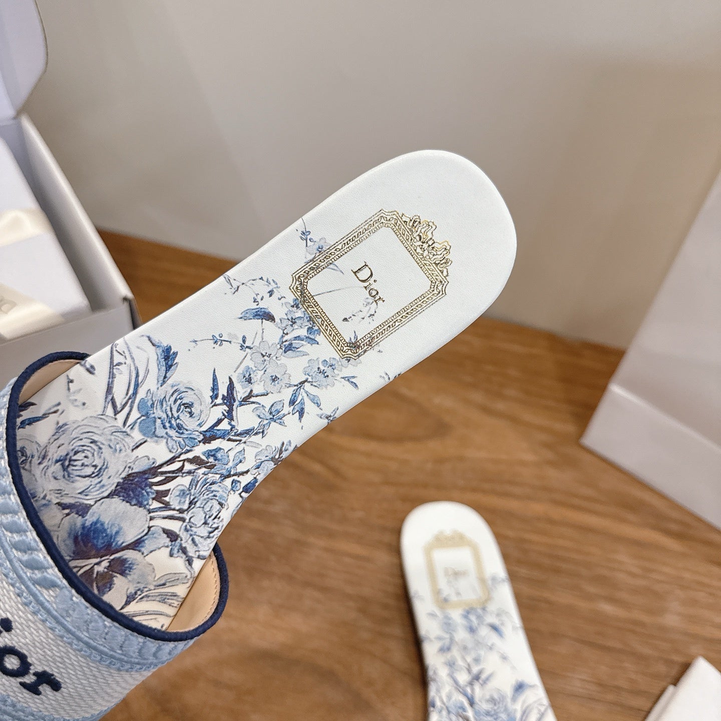 BLUE FLORAL LOGO STRAP SLIDE SANDALS