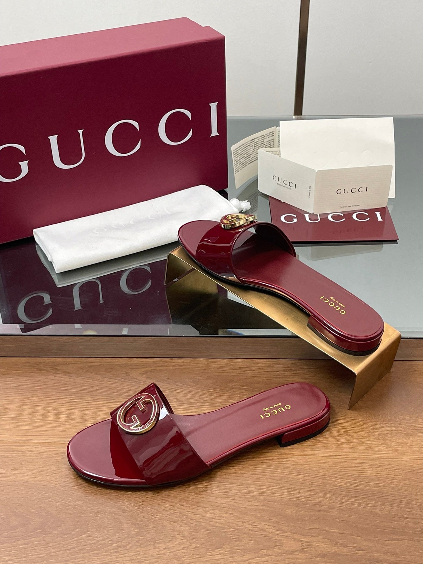 RED PATENT LOGO SLIDES