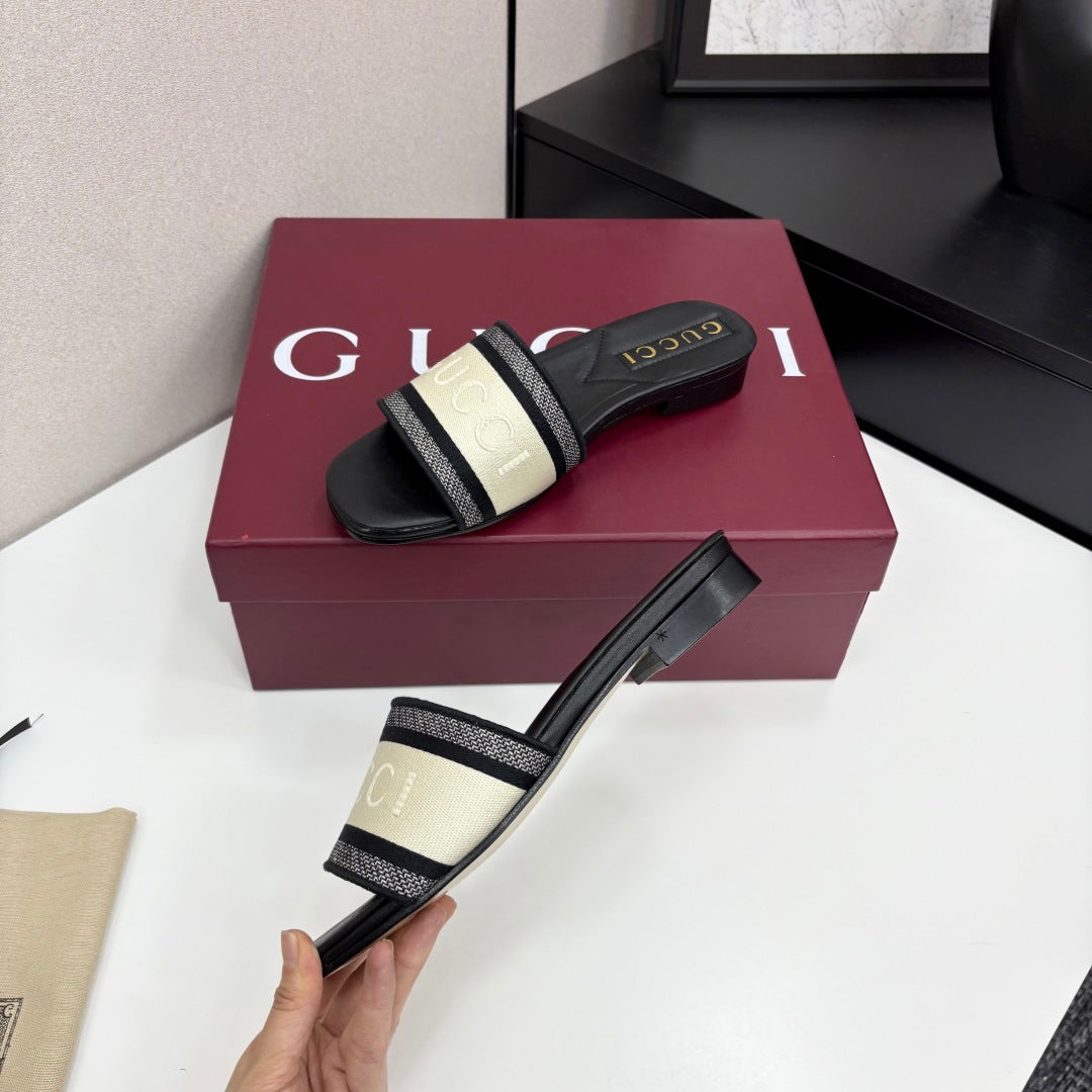 BLACK & BEIGE LOGO WEB SLIDE SANDALS