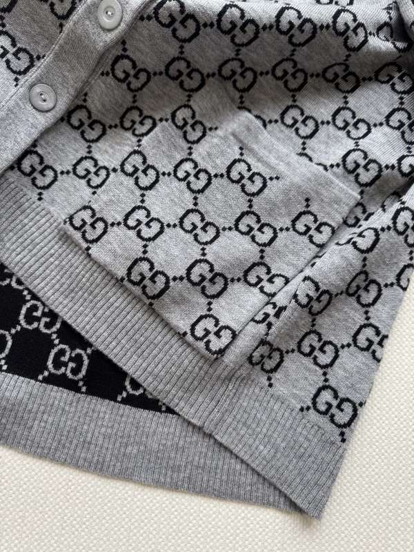 MONOGRAM V-NECK KNIT CARDIGAN